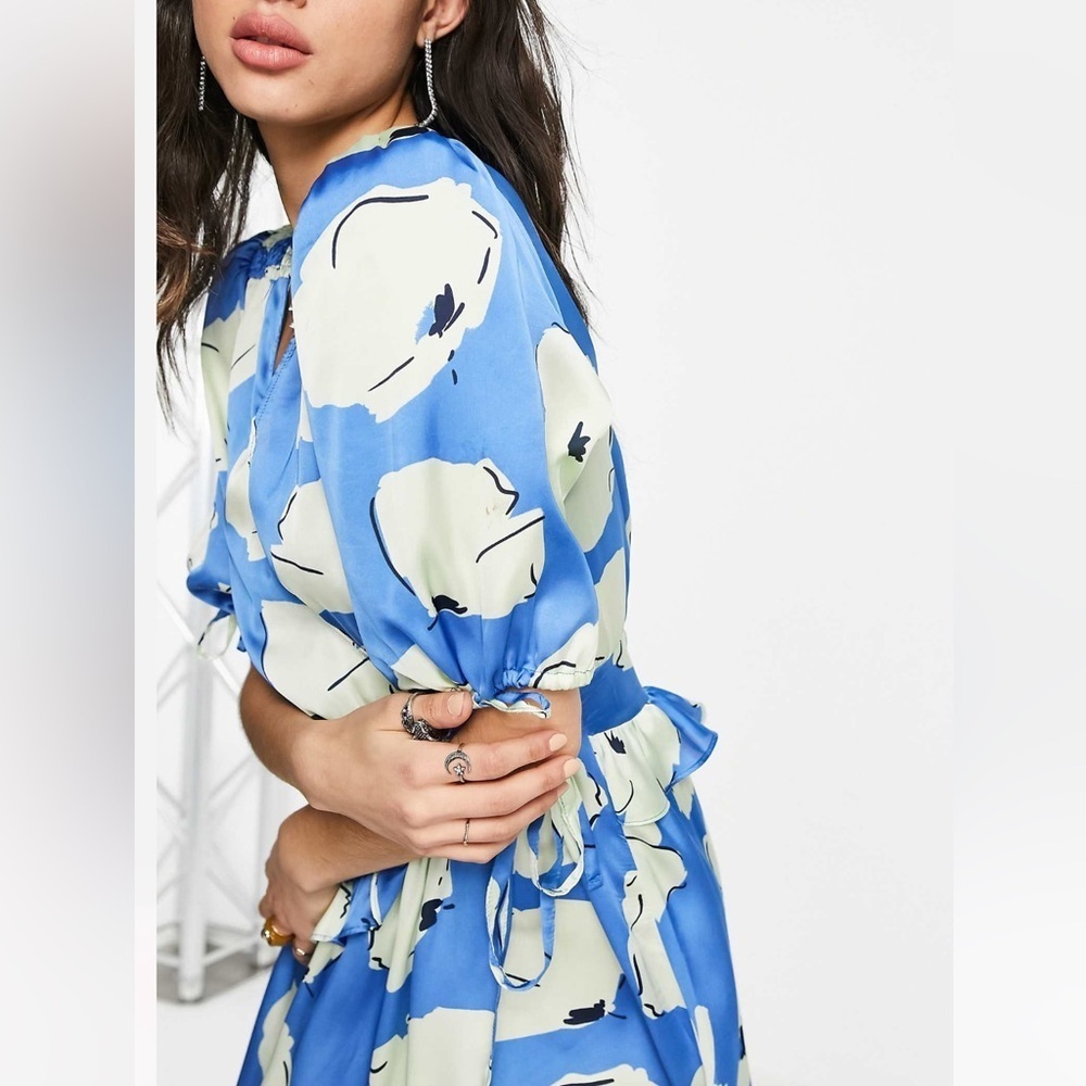 Topshop Crinkle Texture Wrap Front Midi Dress Blue Floral NWT - Picture 4 of 16